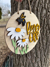 Load image into Gallery viewer, Buzz Off Bee Daisy Summer Sign Door Hanger
